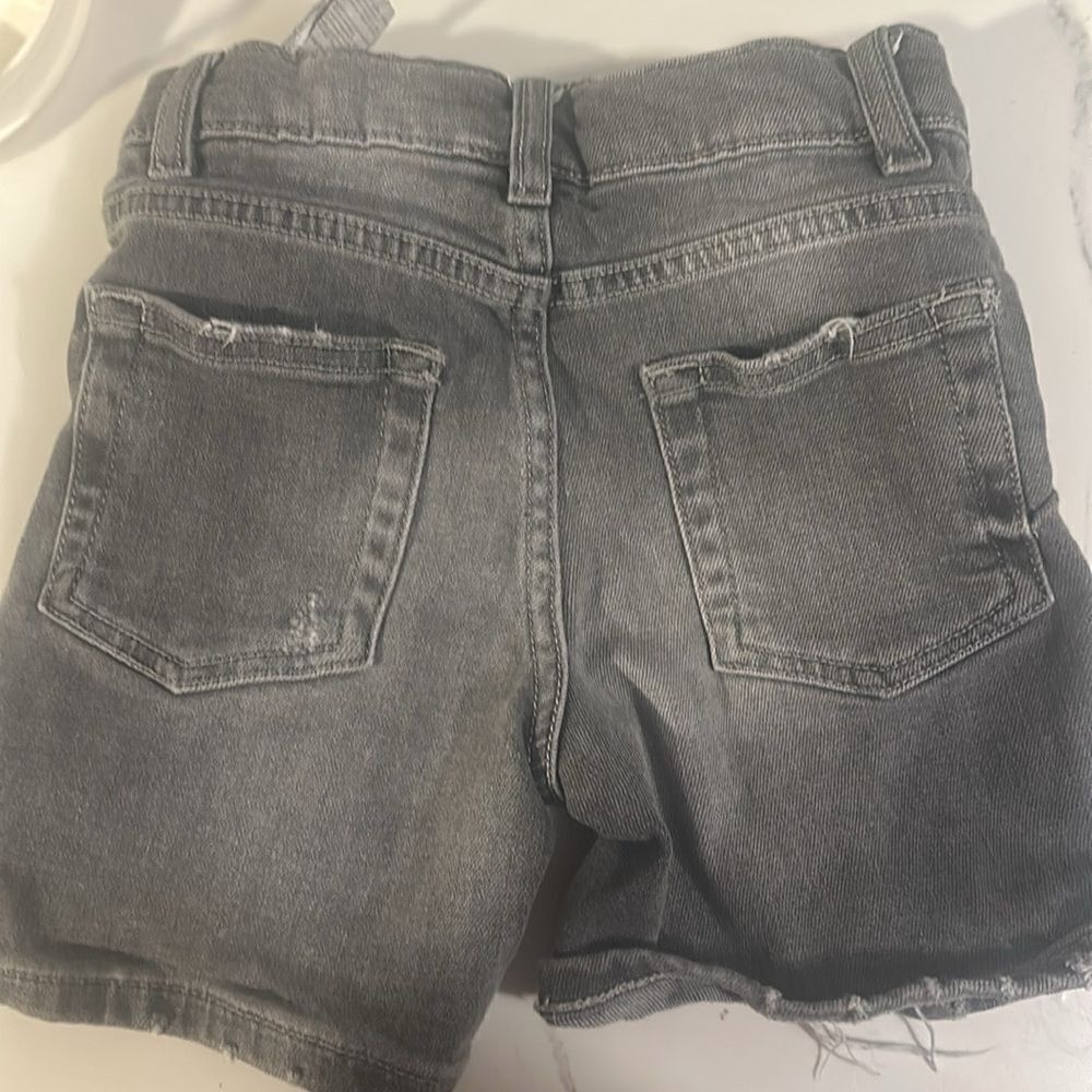 Zara shorts size 6 - kids - Picture 2 of 3